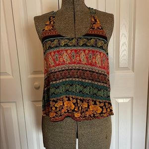 Flowy tank